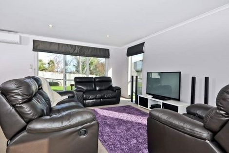 Photo of property in 18 Mcgowan Rise, Tuakau, 2121