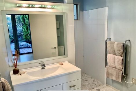 Photo of property in 37a Mount Avenue, Pauanui, Hikuai, 3579