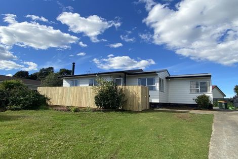 Photo of property in 37 Seaward Place, Wattle Downs, Auckland, 2103
