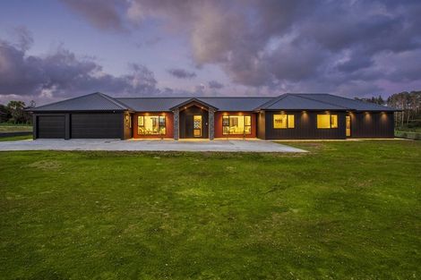 Photo of property in 1 Piwari Lane, Taupaki, 0782