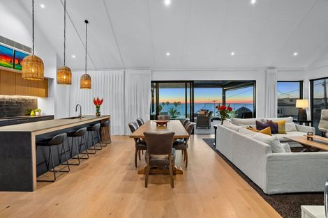 Photo of property in 10 Vaughan Crescent, Murrays Bay, Auckland, 0630