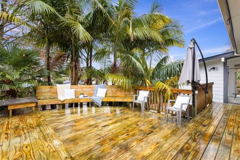 Photo of property in 10 Wirihana Road, Titirangi, Auckland, 0604