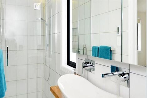 Photo of property in 1f Eversleigh Road, Belmont, Auckland, 0622