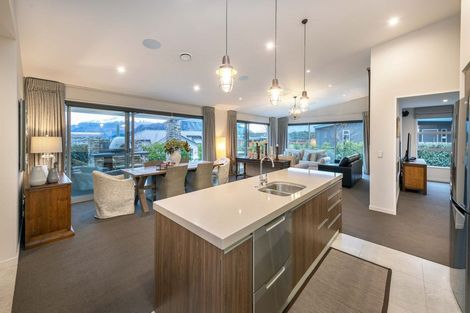 Photo of property in 16 Edgewood Place, Wanaka, 9305