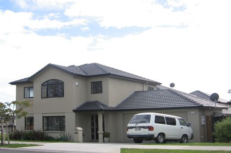 Photo of property in 2 Bridgefield Crescent, Flat Bush, Auckland, 2016