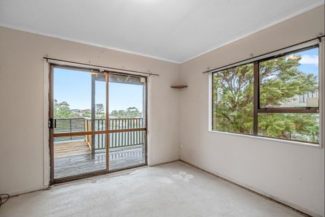 Photo of property in 1/16 Glen Vista Place, Bayview, Auckland, 0629