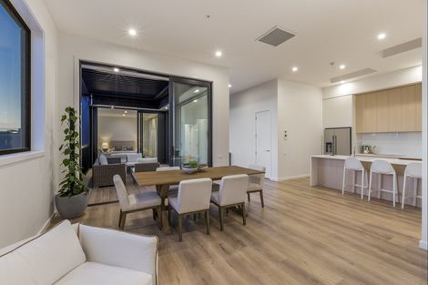 Photo of property in 7/14 Tamariki Avenue, Orewa, 0931