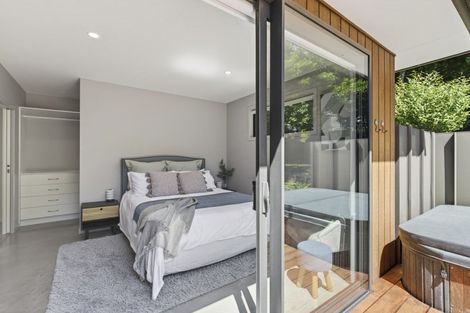 Photo of property in 94 Eliot Street, New Plymouth, 4310