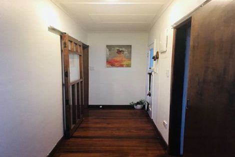 Photo of property in 1/8 Golf Road, New Lynn, Auckland, 0600