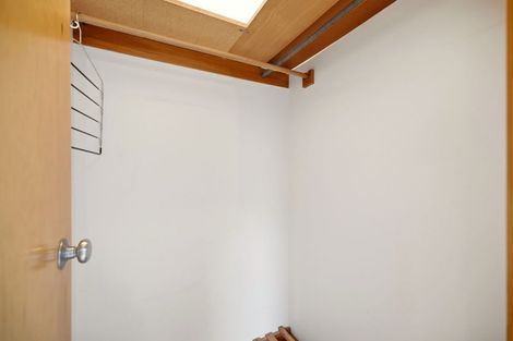 Photo of property in 3 Raekura Place, Redcliffs, Christchurch, 8081