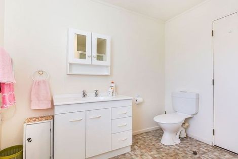 Photo of property in 2/61 Main Road, Titahi Bay, Porirua, 5022