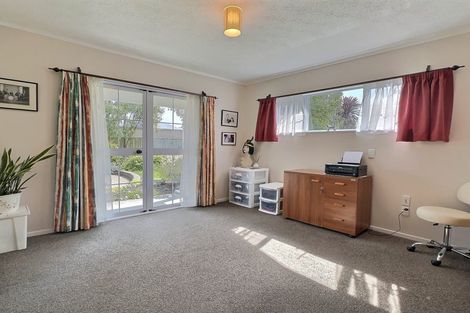 Photo of property in 10 Bassett Place, Taradale, Napier, 4112