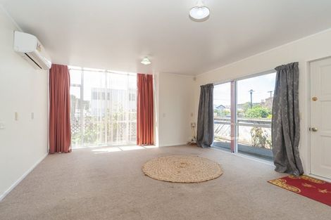 Photo of property in 2 Macalister Place, Miramar, Wellington, 6022