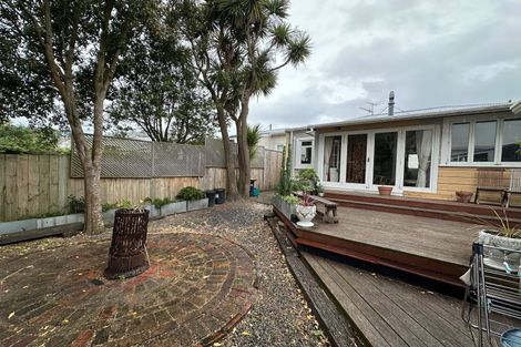 Photo of property in 43 Wilson Street, Newtown, Wellington, 6021