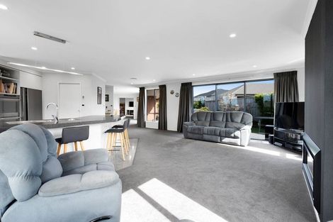 Photo of property in 9 Huetu Place, Bell Block, New Plymouth, 4312
