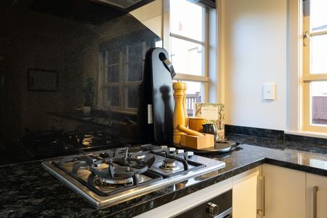 Photo of property in 25 Winston Avenue, Hokowhitu, Palmerston North, 4410