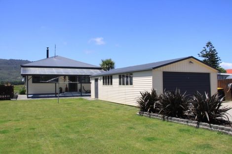 Photo of property in 32 Reid Street, Blaketown, Greymouth, 7805