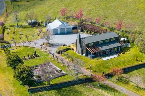 Photo of property in 83 Hitiri Road, Kinloch, Taupo, 3377