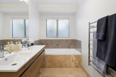 Photo of property in 13 Margrain Close, Huntington, Hamilton, 3210