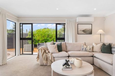 Photo of property in 10 Springfield Street, Forrest Hill, Auckland, 0620
