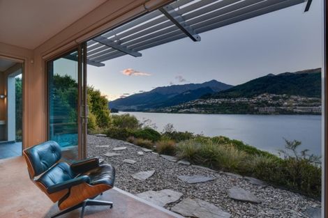 Photo of property in 11 Mincher Road, Kelvin Heights, Queenstown, 9300