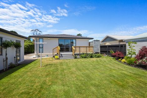 Photo of property in 17 Waratah Street, Avondale, Christchurch, 8061
