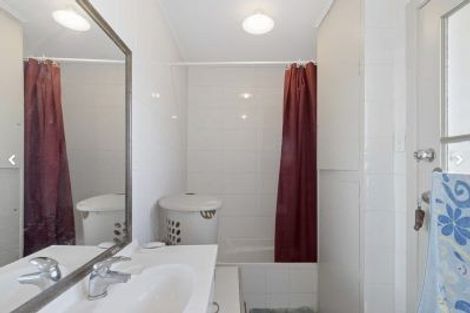 Photo of property in 106a Woodglen Road, Glen Eden, Auckland, 0602