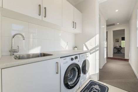 Photo of property in 4 Fern Lane, Whalers Gate, New Plymouth, 4310