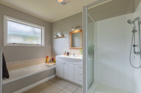 Photo of property in 14 Parkland Drive, Waipawa, 4210