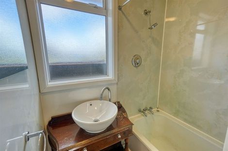 Photo of property in 42 Koe Street, Moana, 7872