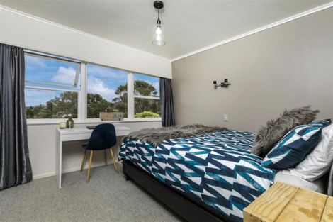 Photo of property in 1066 Scenic Drive North, Swanson, Auckland, 0816