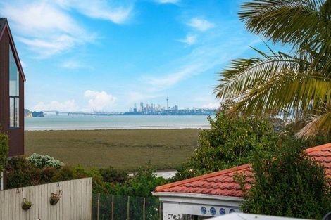 Photo of property in 177 West Harbour Drive, West Harbour, Auckland, 0618