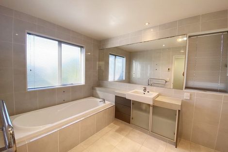 Photo of property in 22 Pine Harbour Parade, Beachlands, Auckland, 2018