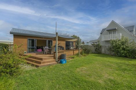 Photo of property in 15 Pipi Dune, Whitianga, 3510