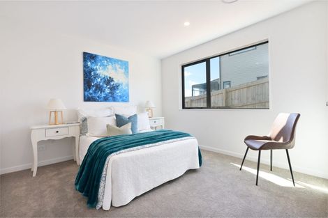 Photo of property in 5 Eric Gifford Drive, Ranui, Auckland, 0612