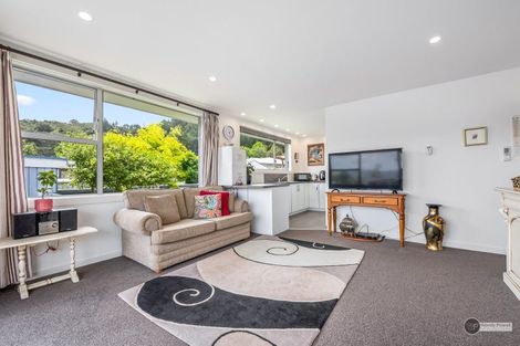 Photo of property in 10a Helvetia Grove, Naenae, Lower Hutt, 5011