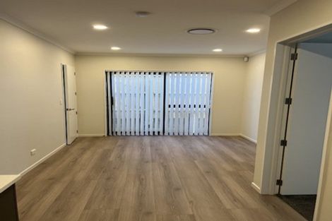 Photo of property in 28 Ballyalton Crescent, Flat Bush, 2019