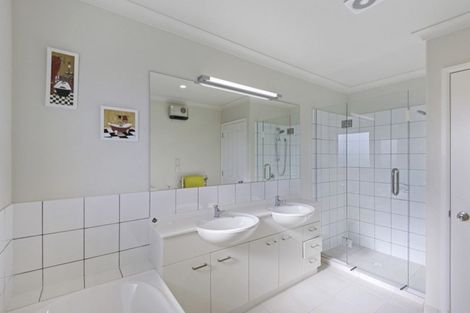 Photo of property in 28 Coolspring Way, Redwood, Christchurch, 8051