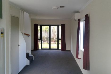 Photo of property in 12 Barnea Circle, Glen Eden, Auckland, 0602
