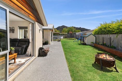 Photo of property in 30 Ash Avenue, Albert Town, Wanaka, 9305