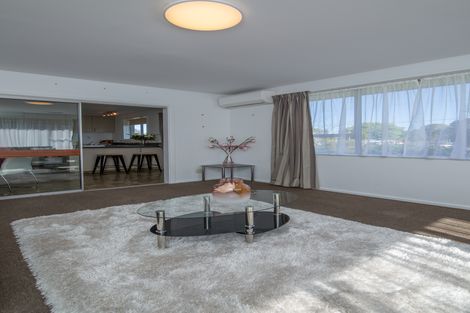 Photo of property in 2/19 Sturrocks Road, Redwood, Christchurch, 8051