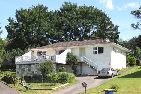 Photo of property in 19 Tahu Crescent, Sunnynook, Auckland, 0620