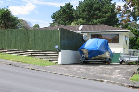 Photo of property in 28 Redwood Drive, Massey, Auckland, 0614