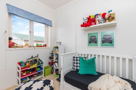 Photo of property in 16 Panorama Road, Mount Wellington, Auckland, 1060