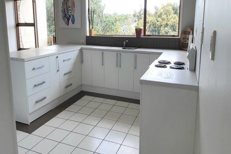 Photo of property in 11 Evan Street, Belmont, Auckland, 0622