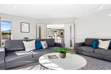 Photo of property in 10 Oakdene Place, Halswell, Christchurch, 8025