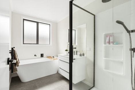 Photo of property in 17 Whakaturou Crescent, Pyes Pa, Tauranga, 3112