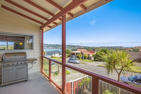 Photo of property in 4 Ettrick Grove, Papakowhai, Porirua, 5024