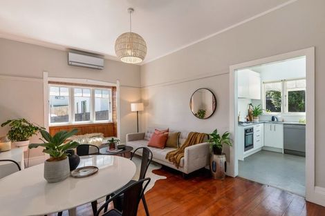 Photo of property in 2/6 Geddes Terrace, Avondale, Auckland, 1026