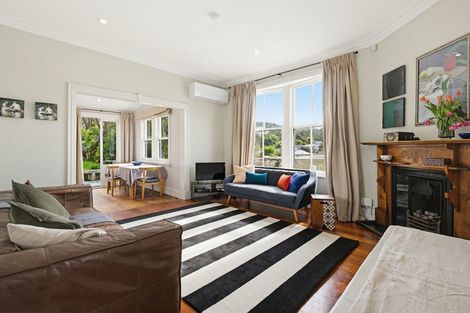 Photo of property in 32 Eden Street, Island Bay, Wellington, 6023